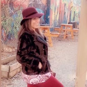 1950s brown Fur coat w beautiful maroon sparkly buttons